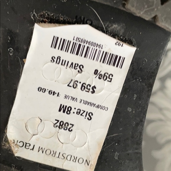 Tommy Hilfiger - Picture 8 of 9